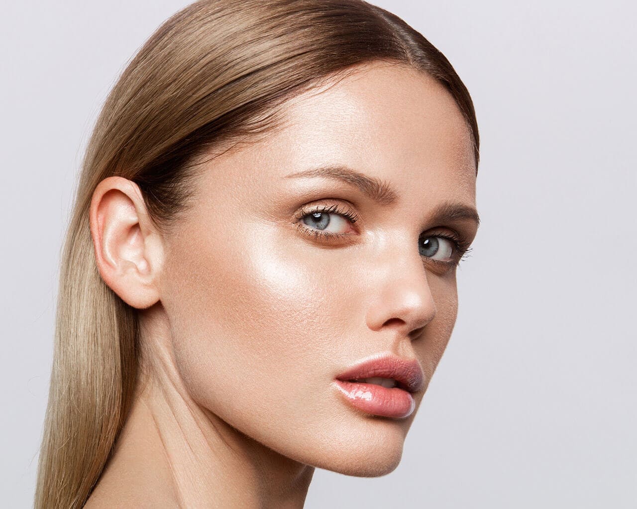 How to Achieve a Chiseled Jawline - Zcosmetic Health